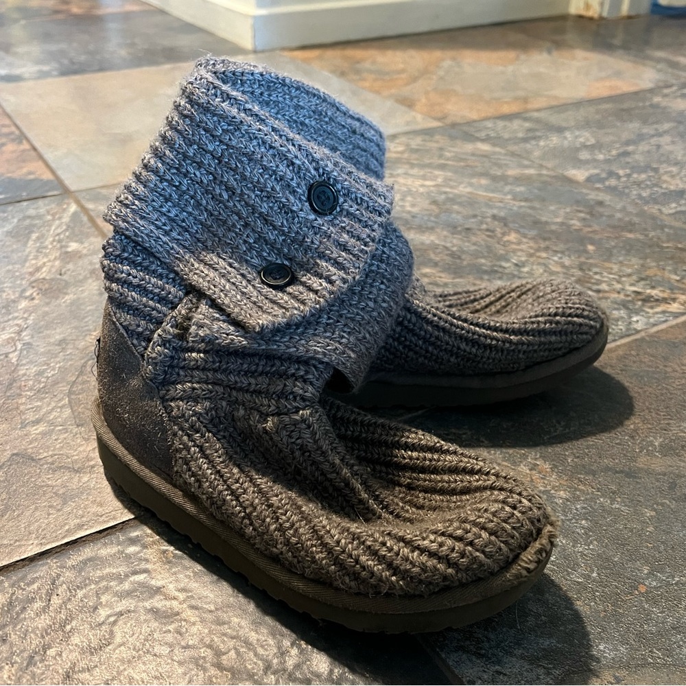 Used kid Uggs